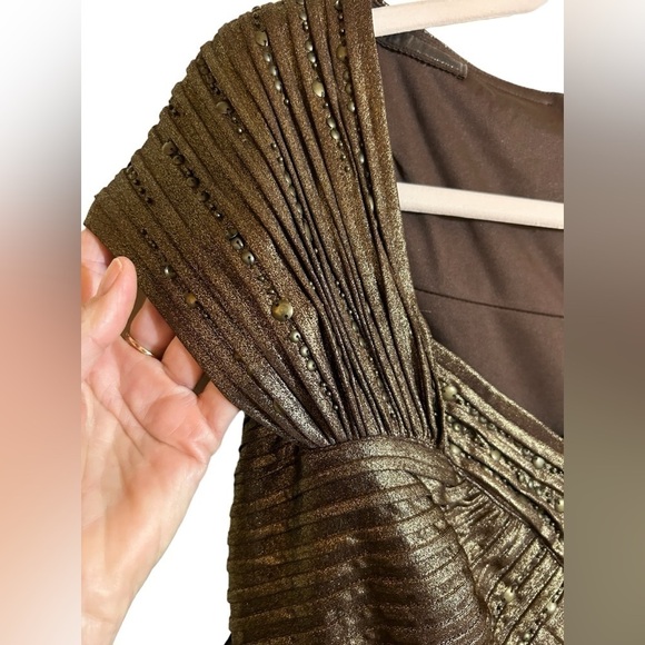 Tadashi Shoji Metallic Bronze Cap Sleeve Pintuck Cocktail Dress Size Medium - Picture 4 of 12